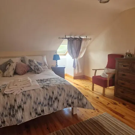 Dee's Nest 3*
